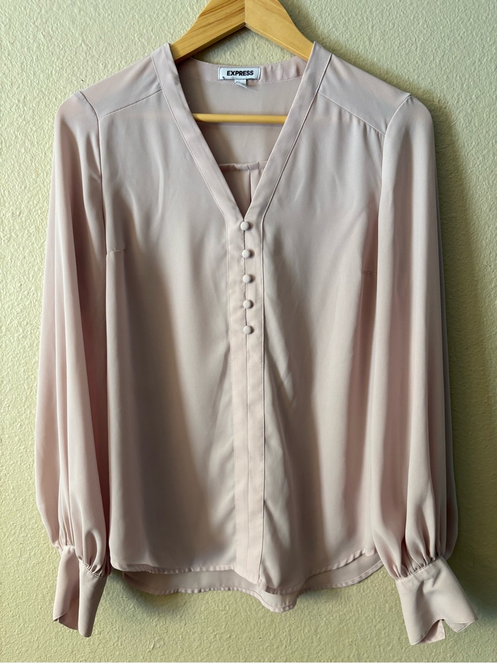 Express Women's Small Blush Pink V Neck Blouse Covered Button Long Sleeve - Picture 1 of 11
